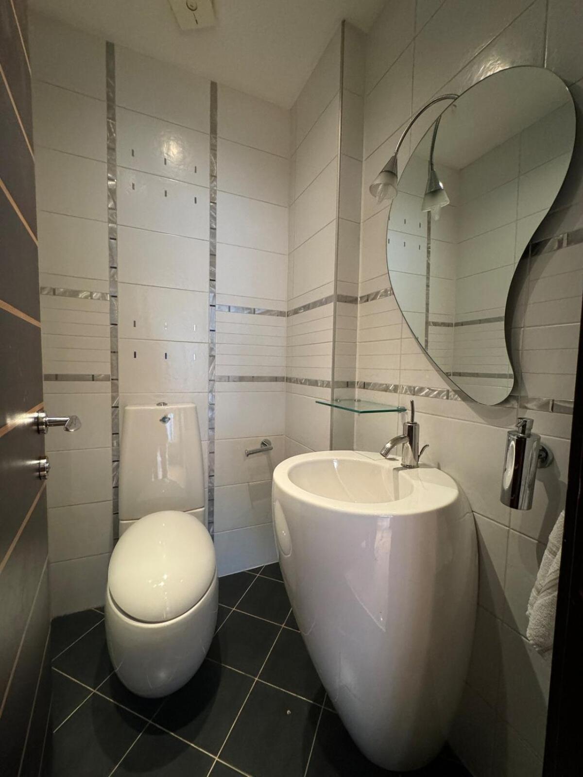 Spacious Luxury Close To Marinela