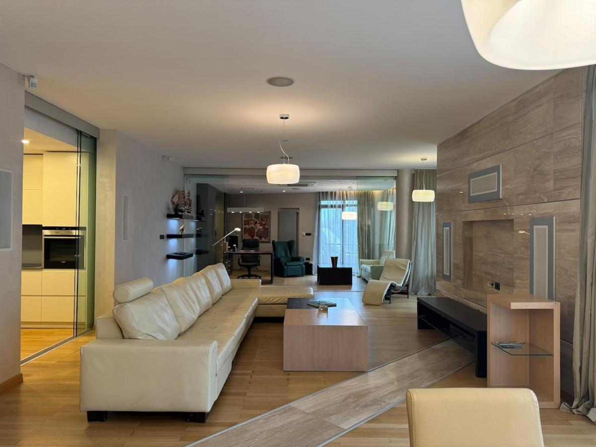 Apartment Spacious Luxury Close To Marinela