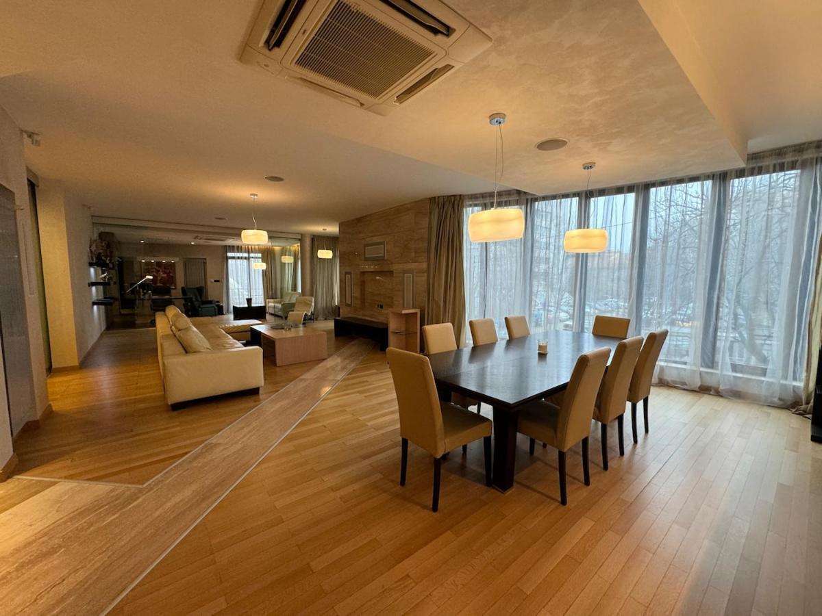 Spacious Luxury Close To Marinela Apartment